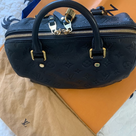 💯% authentic LV Bandouliere speedy 25 - Picture 4 of 17